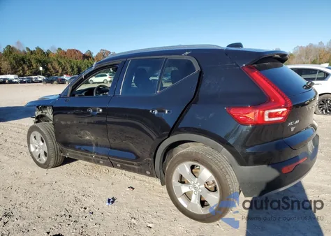 2021 Volvo Xc40 T5 Momentum z USA, uszkodzony, nr VIN YV4162UK6M2561305